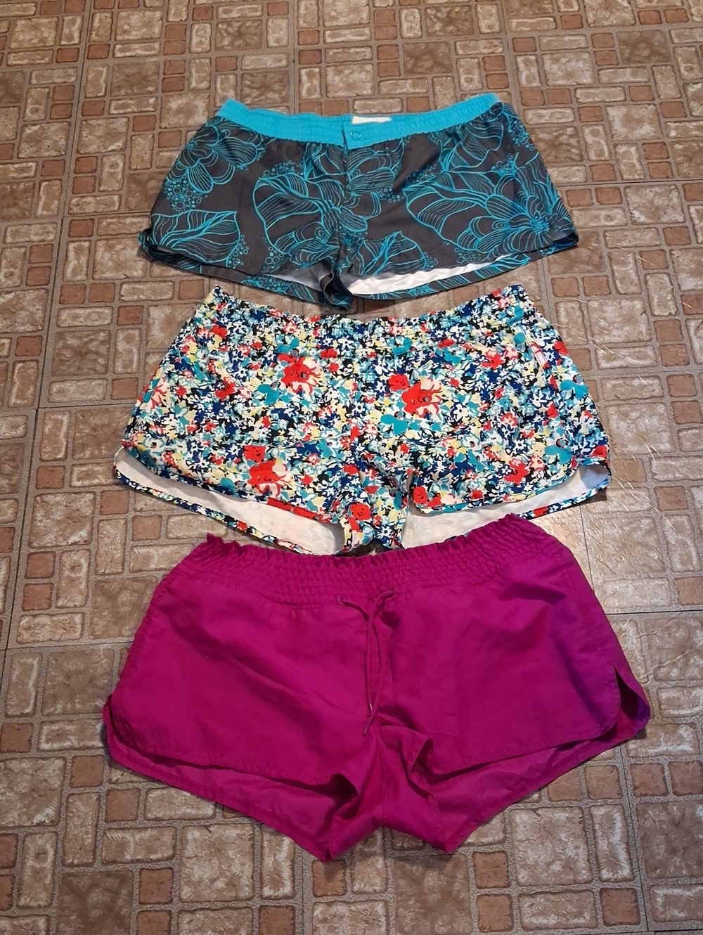 Old Navy Women's  Athletic Shorts with Floral and Teal Pairing Size Medium